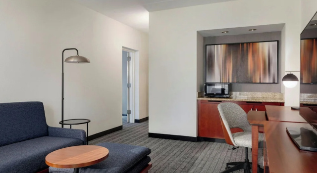 Люкс Courtyard by Marriott Boston Norwood/Canton