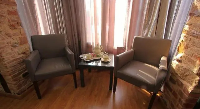 Ionia rooms