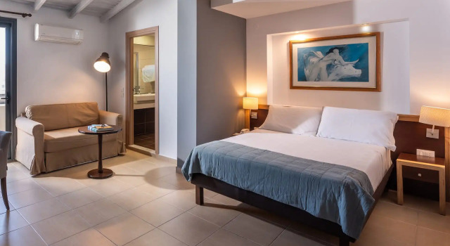 Трёхместный номер Iraklion Hotel