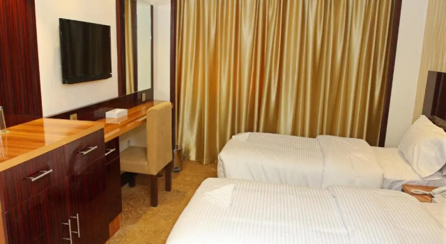Номер Comfort Fal Hotel L.L.C