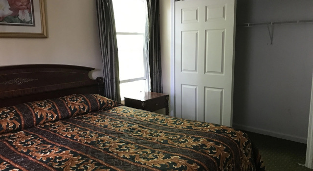 Exit 5 Motel & Cottages, Varaa Motelli Hotellit New England uima-altaalla, Uima-allas