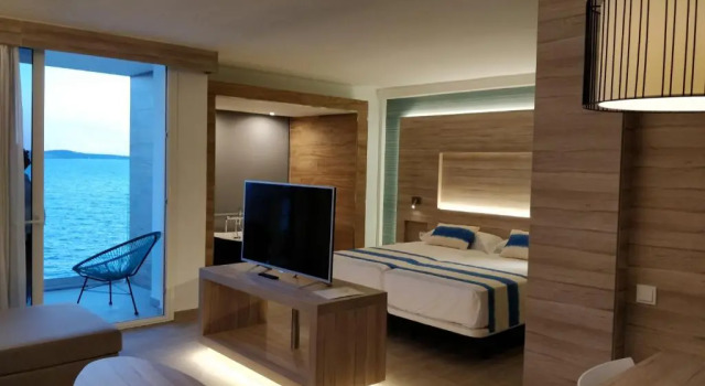 Люкс с видом на море Sol Bahía Ibiza Suites