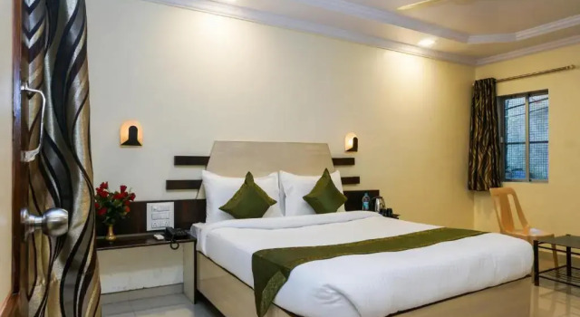 Номер Deluxe Treebo Hillway Inn Main Market