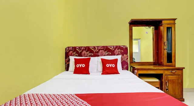 Deluxe Zimmer RedDoorz Near Exit Toll Banyumanik Semarang