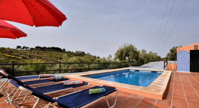 Stunning Cottage with Pool, Terrace, Garden, Sun-loungers, Забронировать Дом для отпуска Виллы Арчес, Вилла