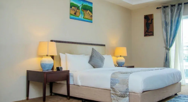 Номер Standard Royal Ambassador Hotel