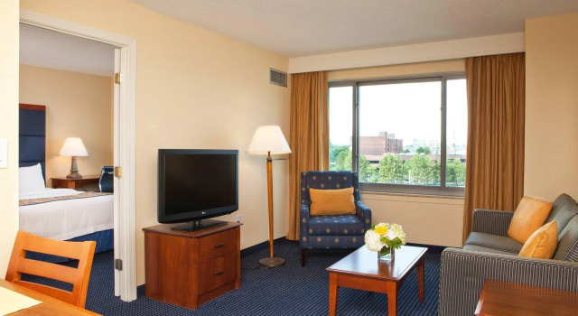 Люкс с 2 комнатами Residence Inn by Marriott Boston Harbor on Tudor Wharf