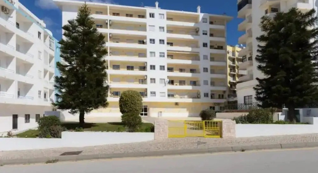 Max Crib Sea View Apart With AC and Garage, Boek Appartement Hotels in Albufeira met parkeren, Parkeren