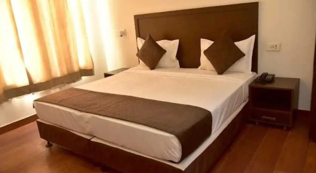 Silver Tree Hotel, Забронировать Отель Отели Гургаон 3 звезды, рядом с Motorola Solutions India, 3*