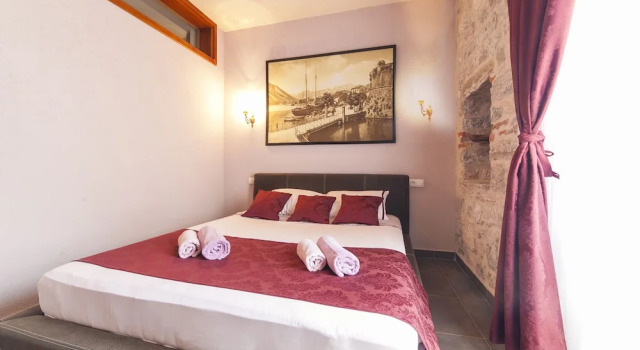 Palace Lukovic, Book Hotel Hoteller i Kotor Riviera med parkering, Parkering