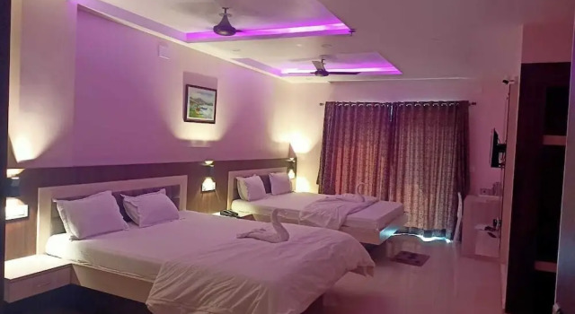 Четырёхместный семейный номер Standard Hotel Dayal International