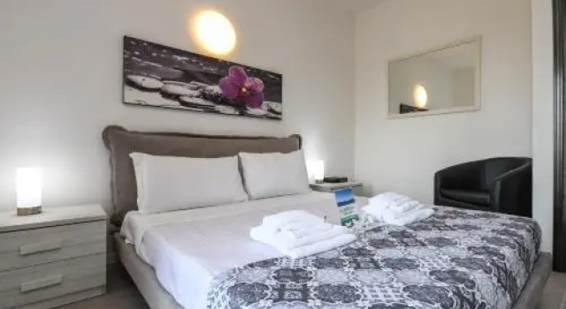 Holiday Sirmione B12, Забронировать Отель Сирмионе озеро Гарда