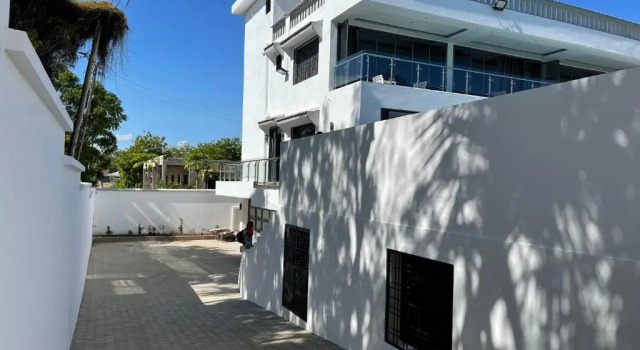 Вилла Bingo House Watamu, A Modern 5-Bedroom Villa with Pool, A Kids Heaven