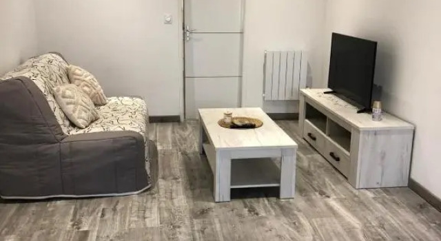 Studio En Centre Ville, Book Apartment Montceau-les-Mines 
