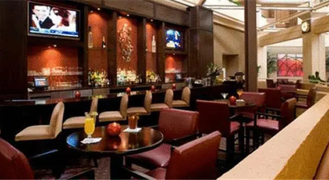 Wyndham Jacksonville Riverwalk, Забронировать Отель Джэксонвилл штат Флорида, рядом с Театр Флориды
