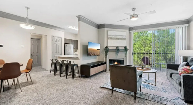 Furnished apartments next to the Domain, Buchen Sie Ferienwohnung Hotels in Greater Austin mit Pool, Schwimmbad