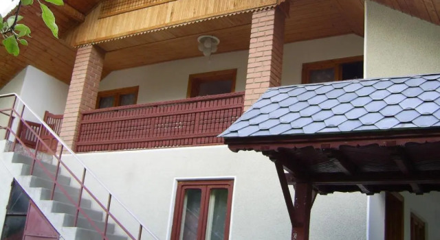 Casa dintre lacuri, Rezerwuj Willa Hotele w Carpathians - Romania z parkingiem, Parking