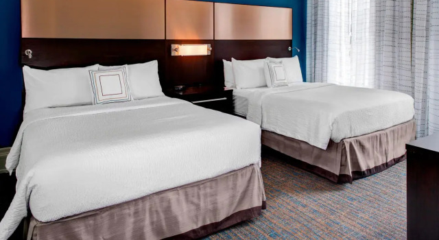Четырёхместный люкс c 1 комнатой Residence Inn by Marriott Cleveland Downtown