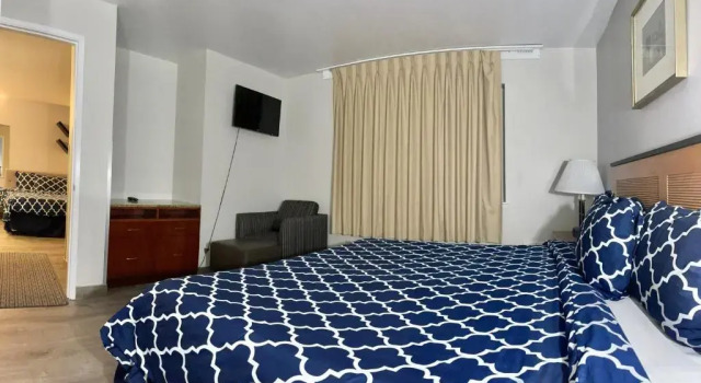 Люкс Americas Inn & Suite