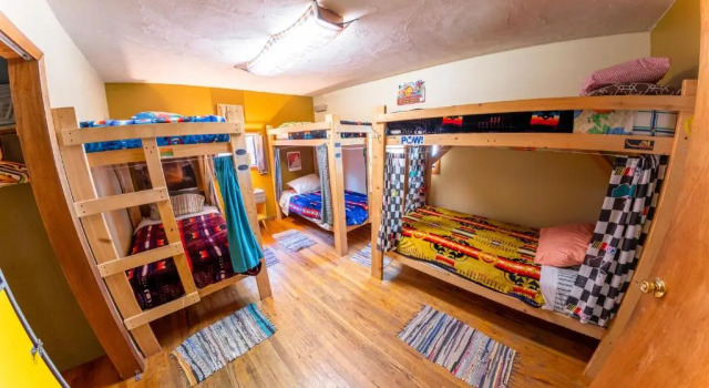 Кровать в общем номере The Wanderlust Hostel