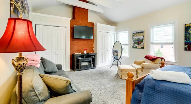 Walk to Walnut St: Pet-friendly Pittsburgh Home!, Buchen Sie Hotel Pittsburgh Pennsylvania