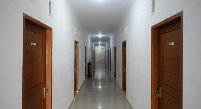 RedDoorz Plus at Hotel Lestari Karema Mamuju, Book Hotel Cheap Hotels in Sulawesi