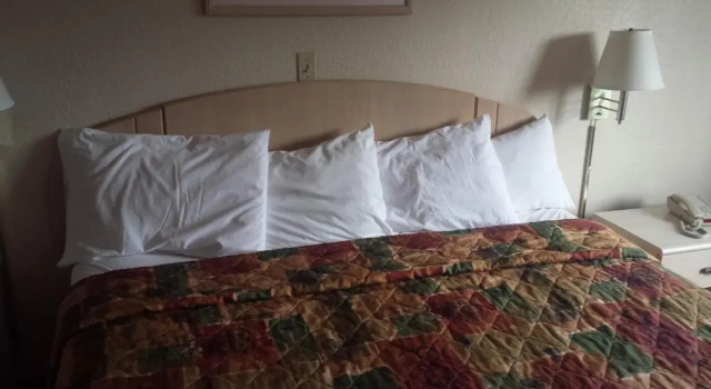 Четырёхместный номер Standard Americas Stay Inn-Leavenworth