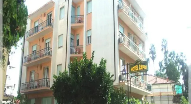 Hotel Capri, Забронировать Отель Отели в центре Диано-Марина, в центре