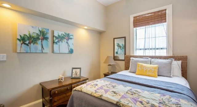 Antigua Key - Just A Couple Blocks To Seawall Beaches, Shops, Restaurants And Pleasure Pier! 4 Bedroom Home by RedAwning