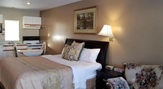 Люкс Deluxe Athabasca Lodge Motel