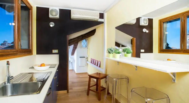 Ve-Nice Suite Rialto View Rt-12, Забронировать Апартаменты/квартира Апартаменты Венеции, рядом с Церковь Святого Георгия Великого, Апартаменты/квартира