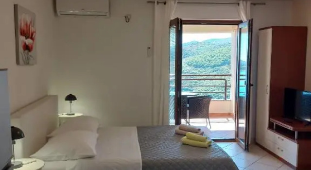 Casa Panorama Studio, Rezerwuj Hotel Hotele w Presika z parkingiem, Parking