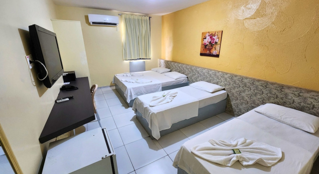 Четырёхместный семейный номер Standard JR Hotel