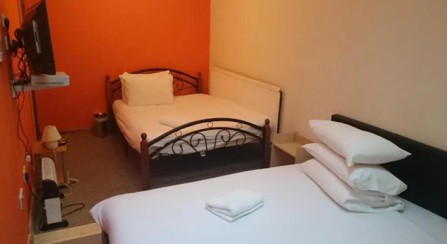 Четырёхместный номер Standard City View Hotel Stratford