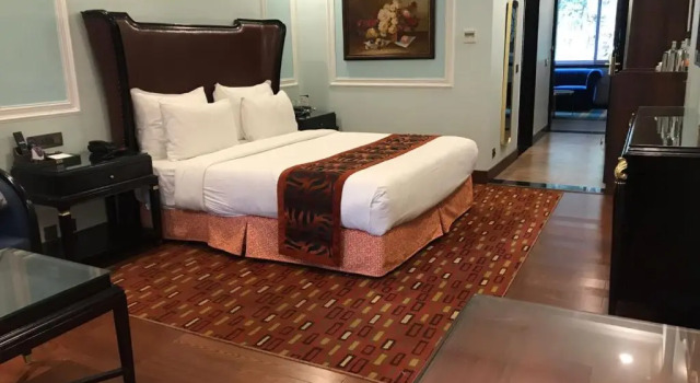 Номер Executive Mayfair Spa Resort & Casino