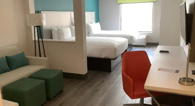 Четырёхместный люкс Comfort Suites Colorado Springs East - Medical Center Area