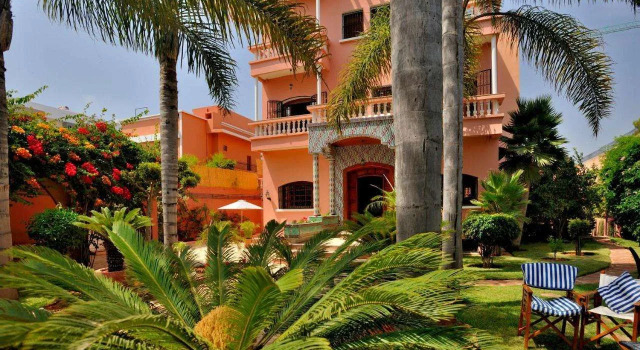 Lhostel