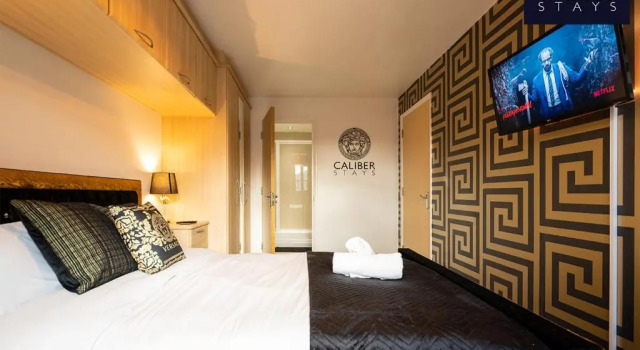 Апартаменты CALIBER STAYS Apartments & Homes - The Medusa Suite - 2 Bedroom Apartment - City Centre - FREE NETFLIX