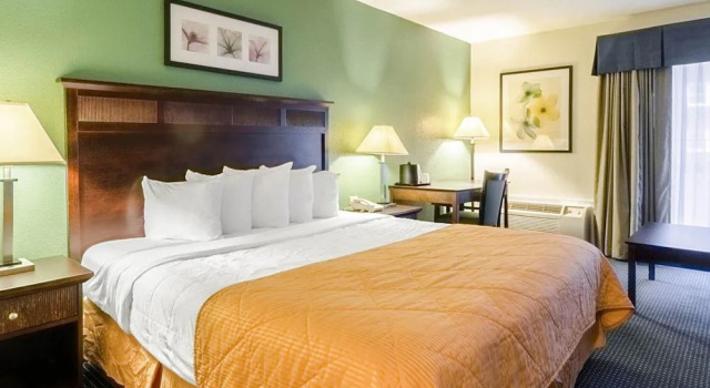 Двухместный номер Standard с балконом Rodeway Inn & Suites Williamsburg Central