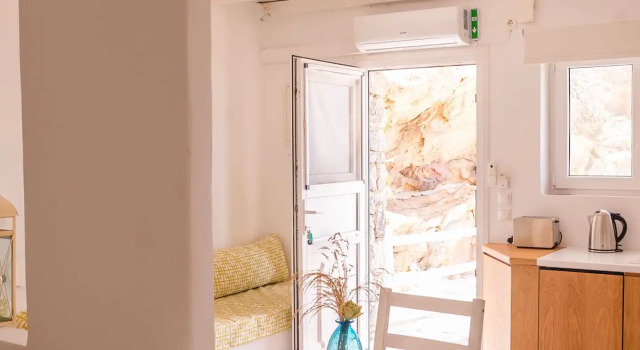 Семейный люкс с частичным видом на море Eagles Nest Mykonos Suites & Apartments - Shared Pool & Jacuzzis