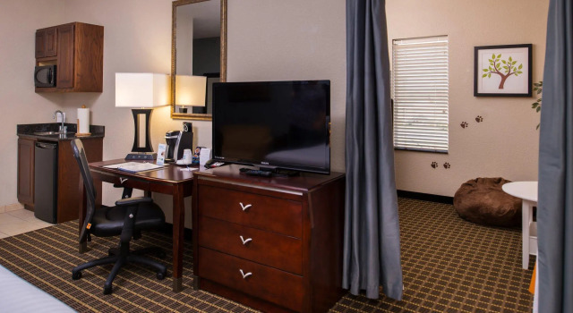 Четырёхместный люкс Holiday Inn Express & Suites Pittsburg by IHG