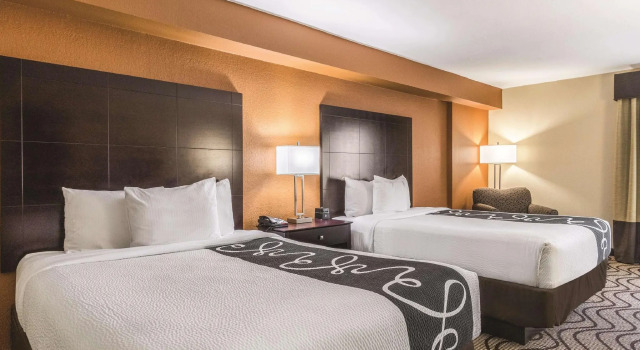 Четырёхместный номер Standard La Quinta by Wyndham Knoxville Central Papermill