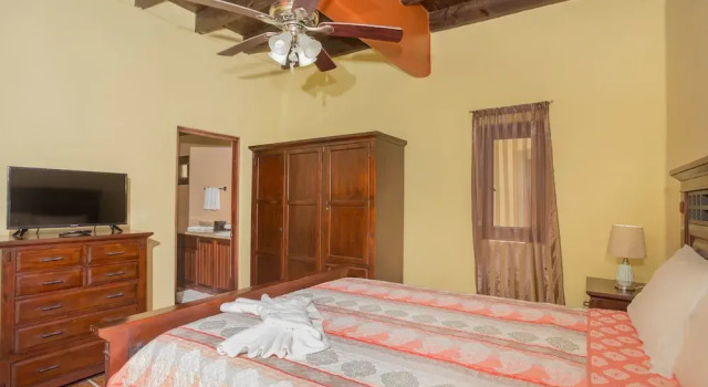 Caribbean Breeze 6b 2 Bedroom Condo by RedAwning, Rezerwuj Apartament Roatán 
