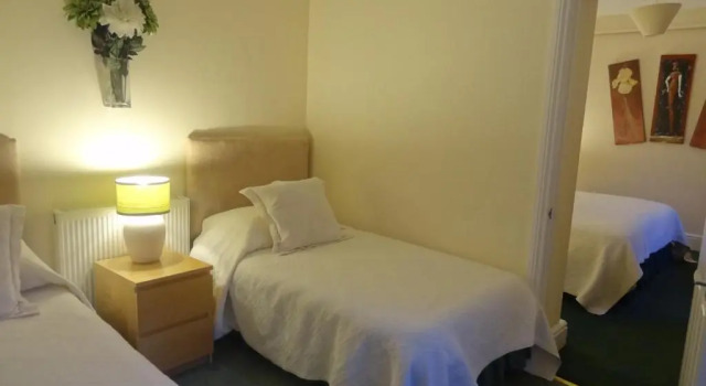 Номер Standard Edward Hotel