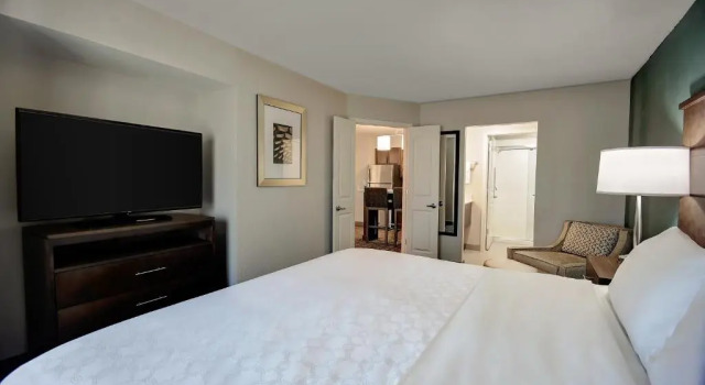 Двухместный люкс c 1 комнатой Staybridge Suites - Holland by IHG