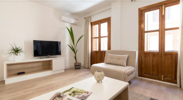 Apartamento Granvia Elvira Granada, Забронировать Апартаменты/квартира Отели Гранады с парковкой, рядом с Парк Фредерико Гарсия Лорки, Парковка