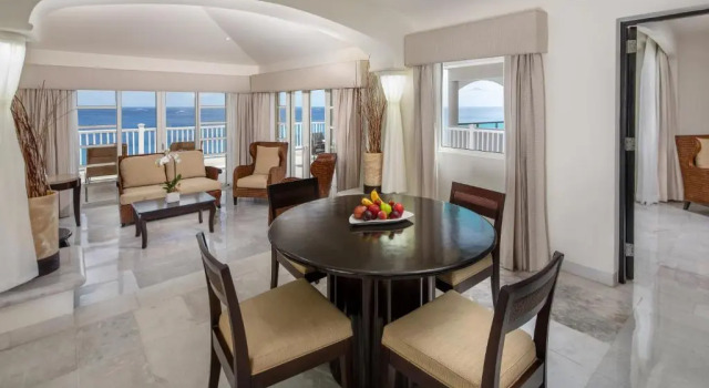 Люкс Superior Presidential с 2 комнатами Cozumel Palace - Все включено