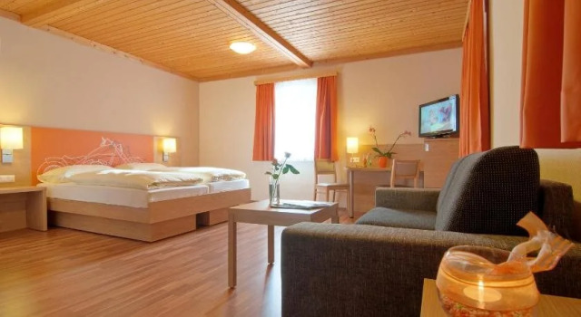 Hotel Kuchler-Wirt, Rezerwuj Hotel Hotele w Karyntia z parkingiem, Parking