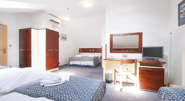 Четырёхместный номер Standard Hotel Atos