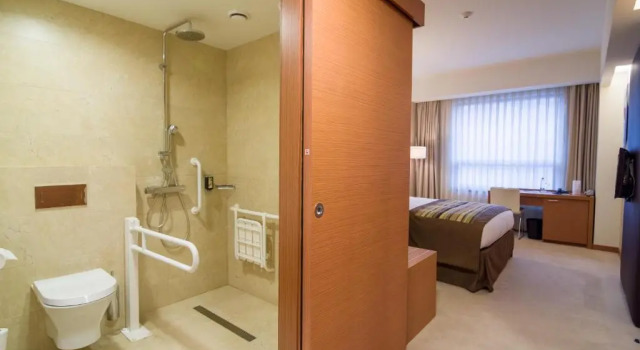 Двухместный номер Accessible Ramada by Wyndham Oradea